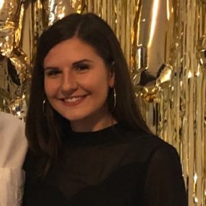 Meet your Posher, Larissa